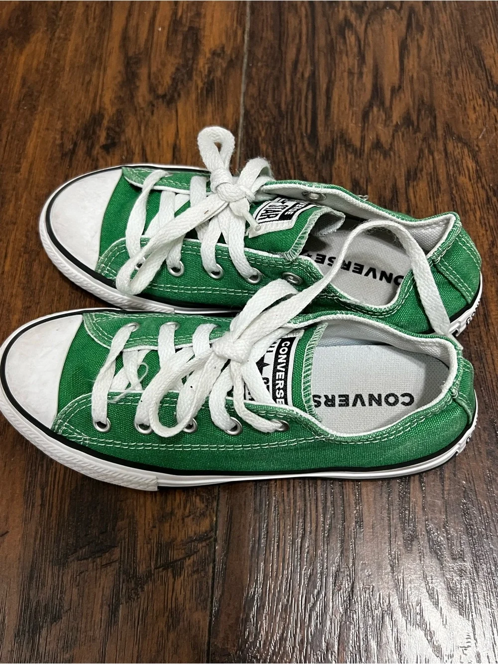 Converse Kids Low Top Sneakers in Green with White Accents